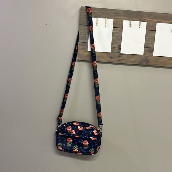 Lug Carousel Blue Floral Adjustable Convertible Belt Bag/ Crossbody RFID Purse - Picture 3 of 16